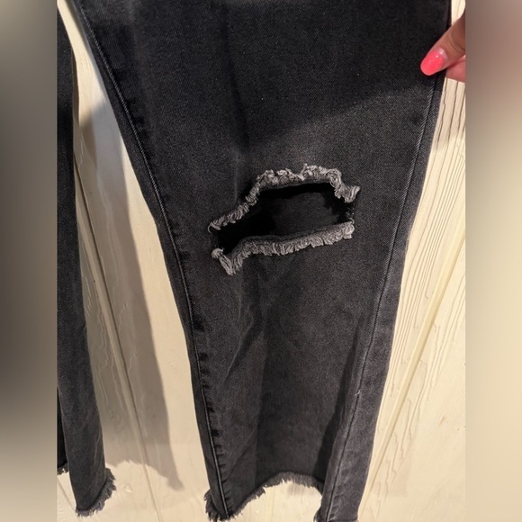 PRINCESS POLLY Zaneta Ripped Jeans in Washed Black Denim Sz 12 Straight - Picture 3 of 10